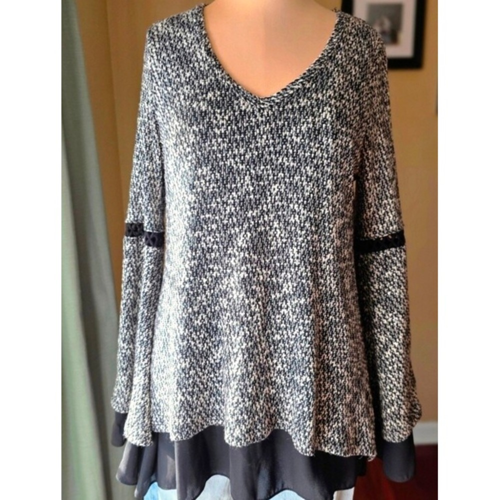 Design Lab Lord & Taylor Marled Bell Sleeve Sweater Chiffon Layered Hem Black M